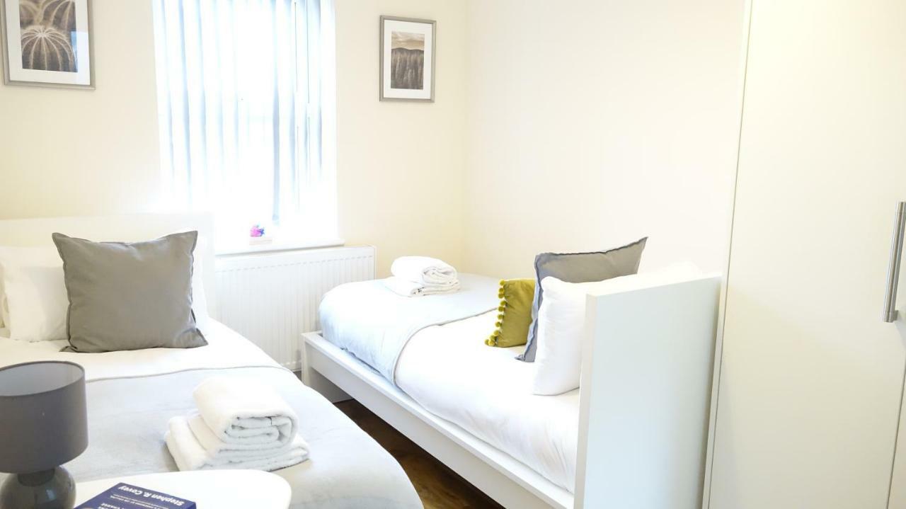 Heathrow Ensuite Rooms Stanwell Esterno foto